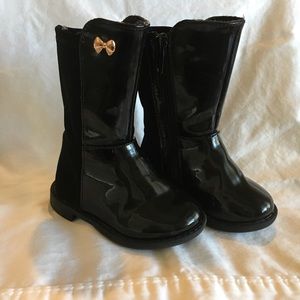 Children’s Place zip up boots - size 4